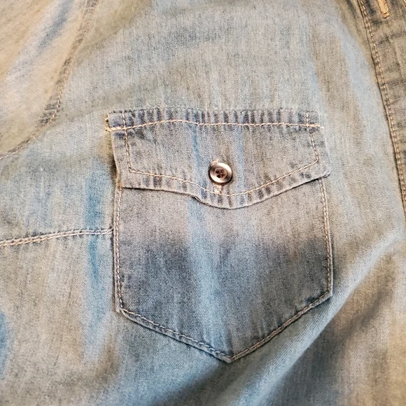 Light Jean women's button down - Picture 5 of 11